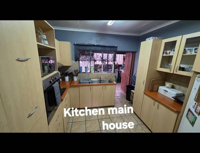3 BEDROOM HOUSE FOR SALE IN SUIDERBERG